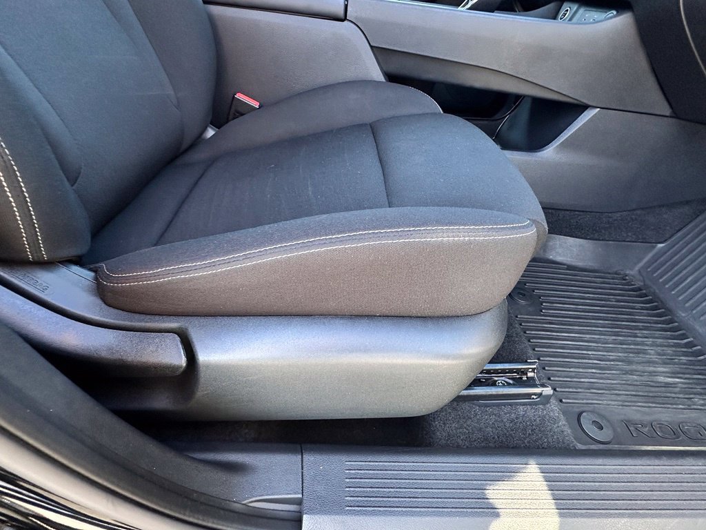 Used 2023 Nissan Rogue S AWD/4WD image 13
