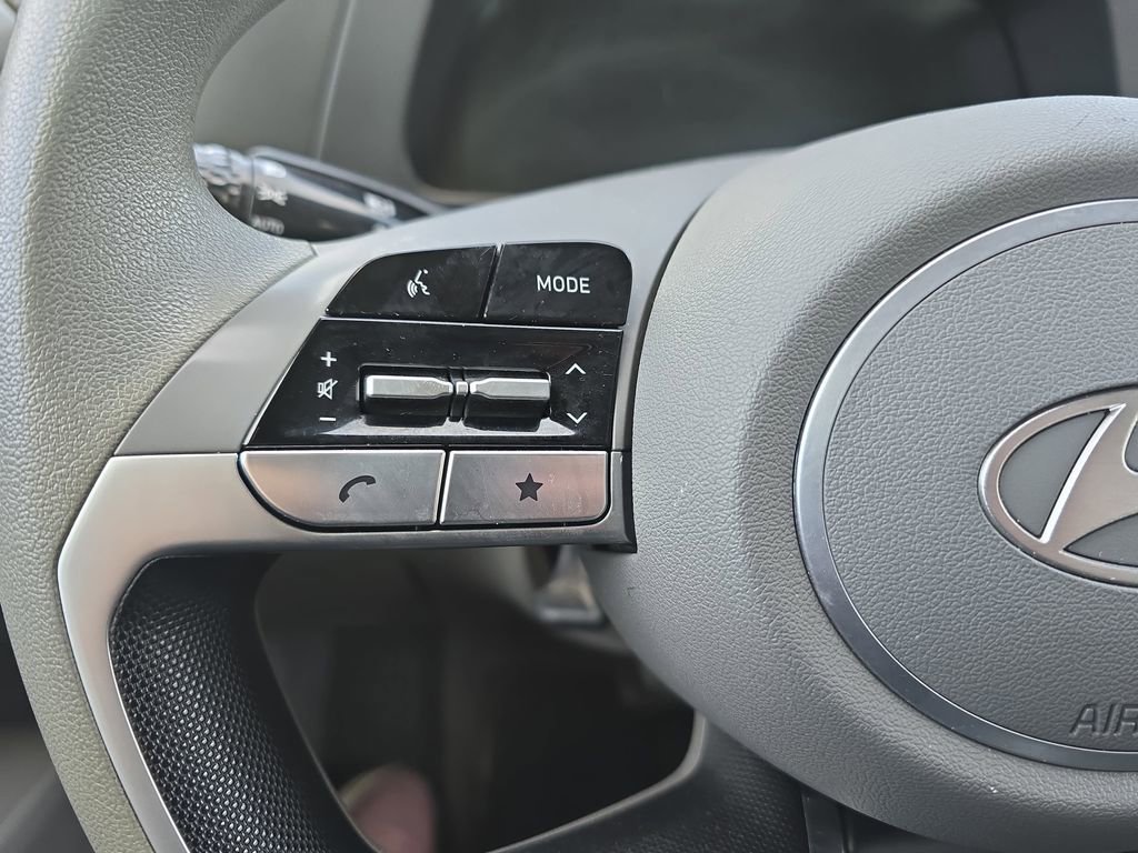 Certified 2024 Hyundai Elantra SE image 17