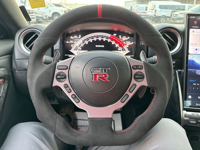 Used 2011 Nissan GT-R Premium image 35