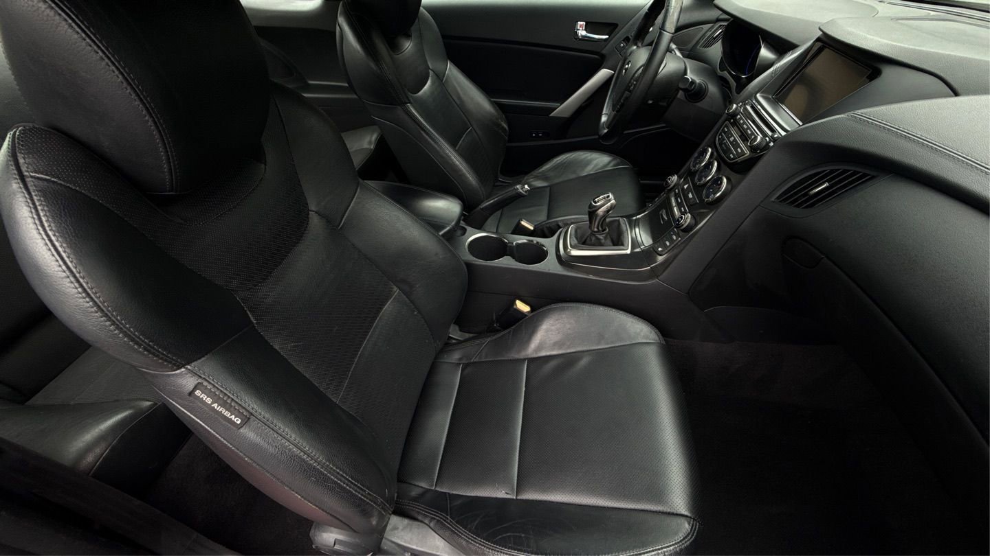 Used 2014 Hyundai Genesis 3.8 RWD image 17