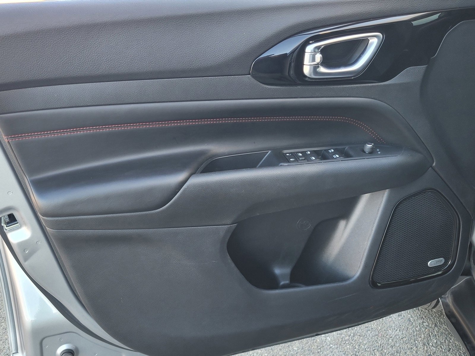 Used 2022 Jeep Compass Trailhawk w/ Sun and Sound Group image 14