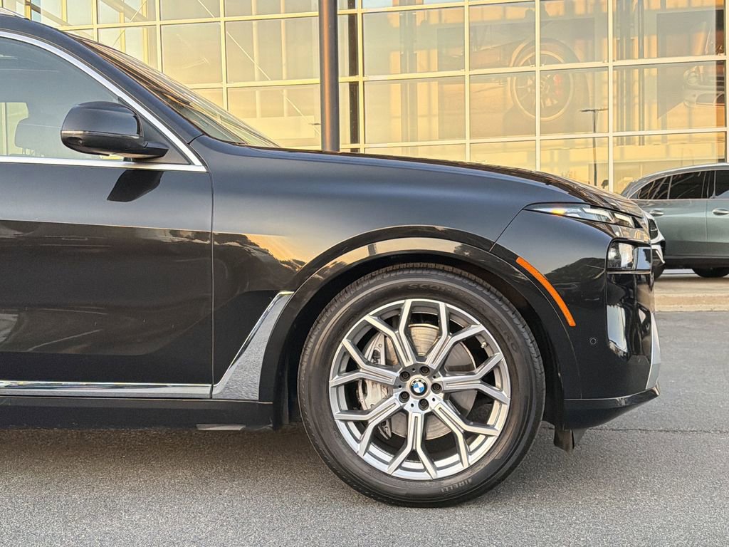 Used 2025 BMW X7 xDrive40i image 9