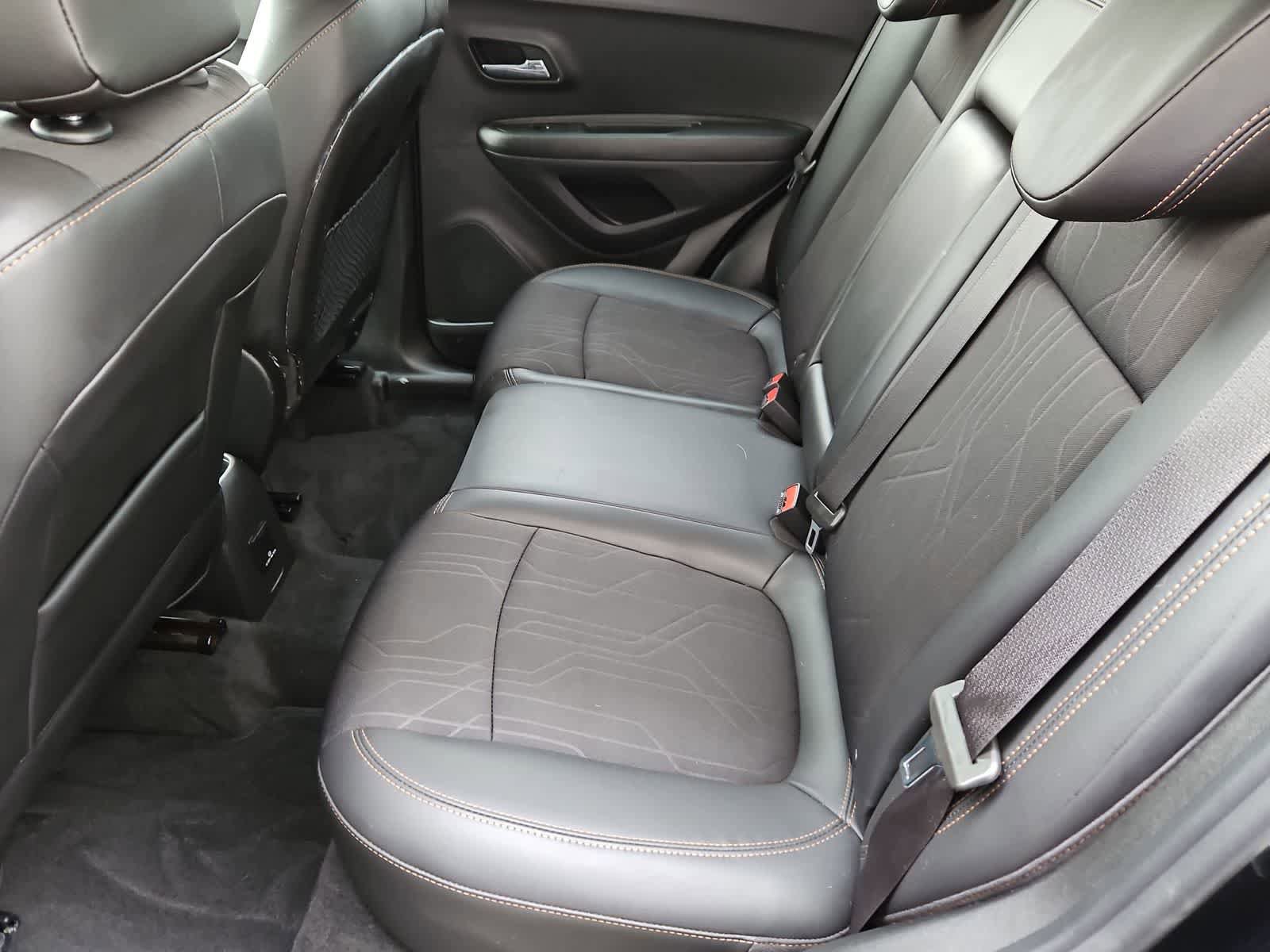 Used 2020 Chevrolet Trax LT w/ Sun & Sound Package AWD/4WD image 19