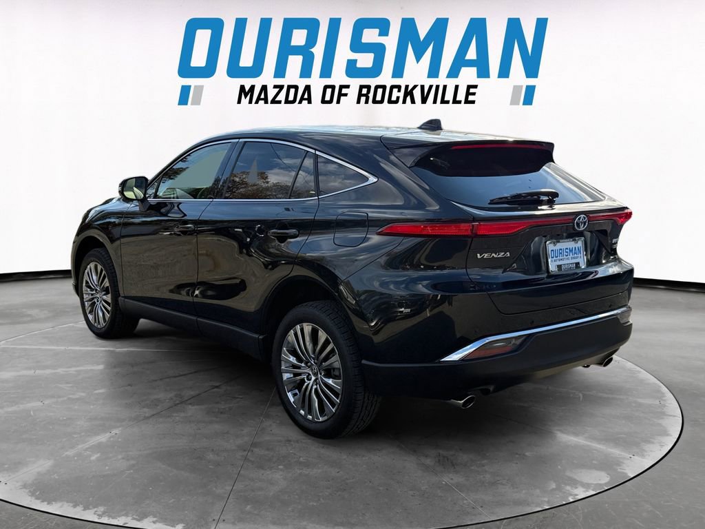 Used 2022 Toyota Venza Limited w/ Advanced Technology Package image 4