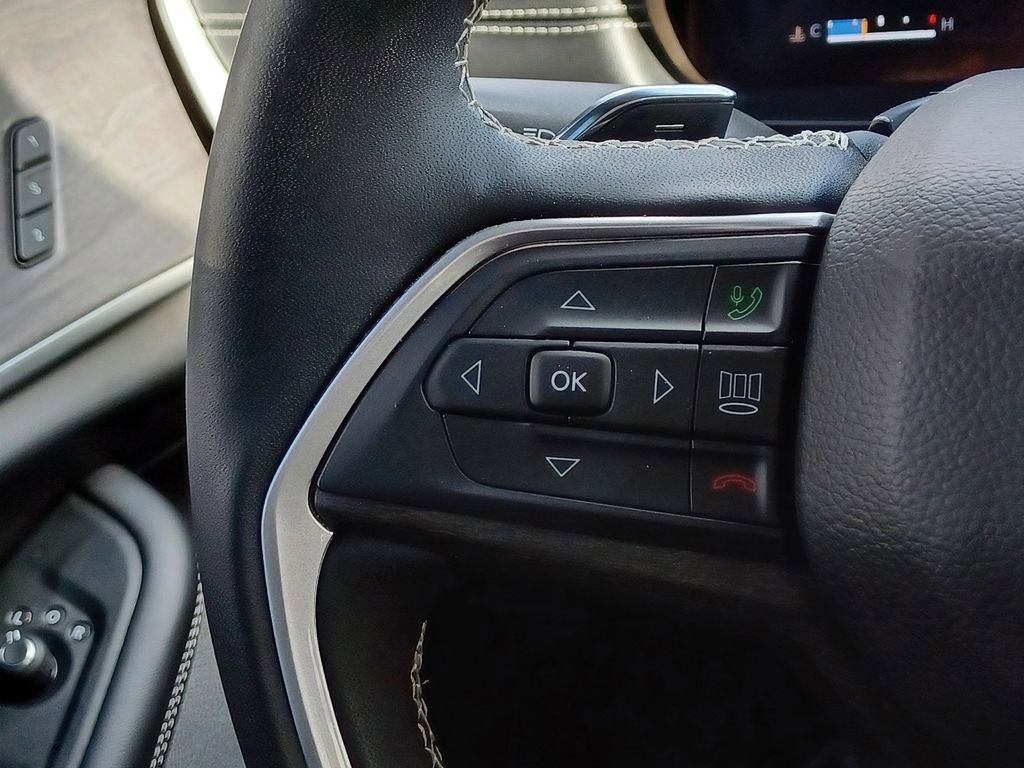 Used 2025 Jeep Grand Cherokee Limited w/ Black Appearance Package image 21