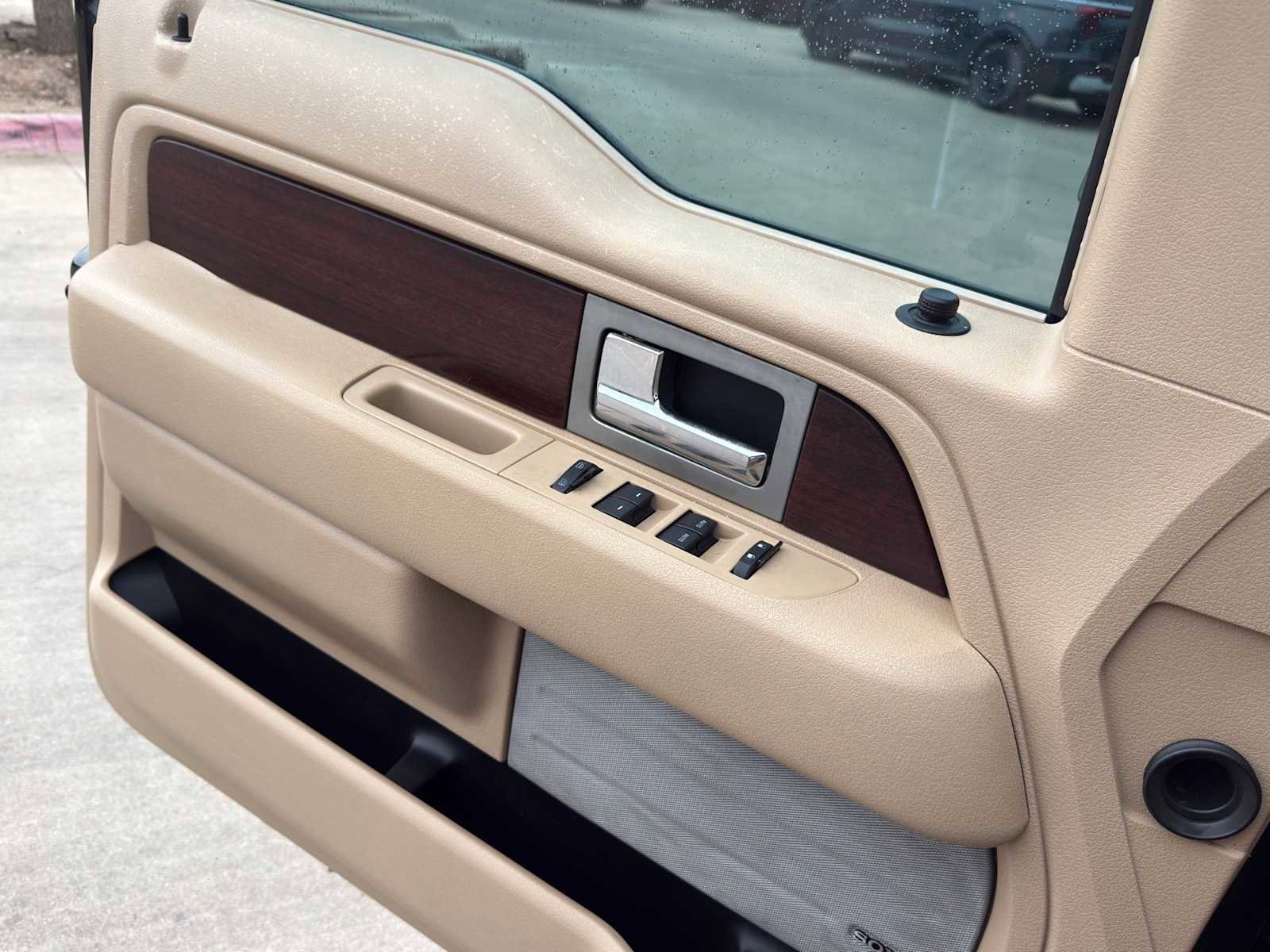 Used 2013 Ford F150 King Ranch w/ King Ranch Luxury Pkg AWD/4WD image 24