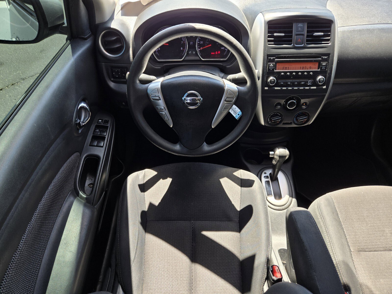 Used 2016 Nissan Versa SV FWD image 10