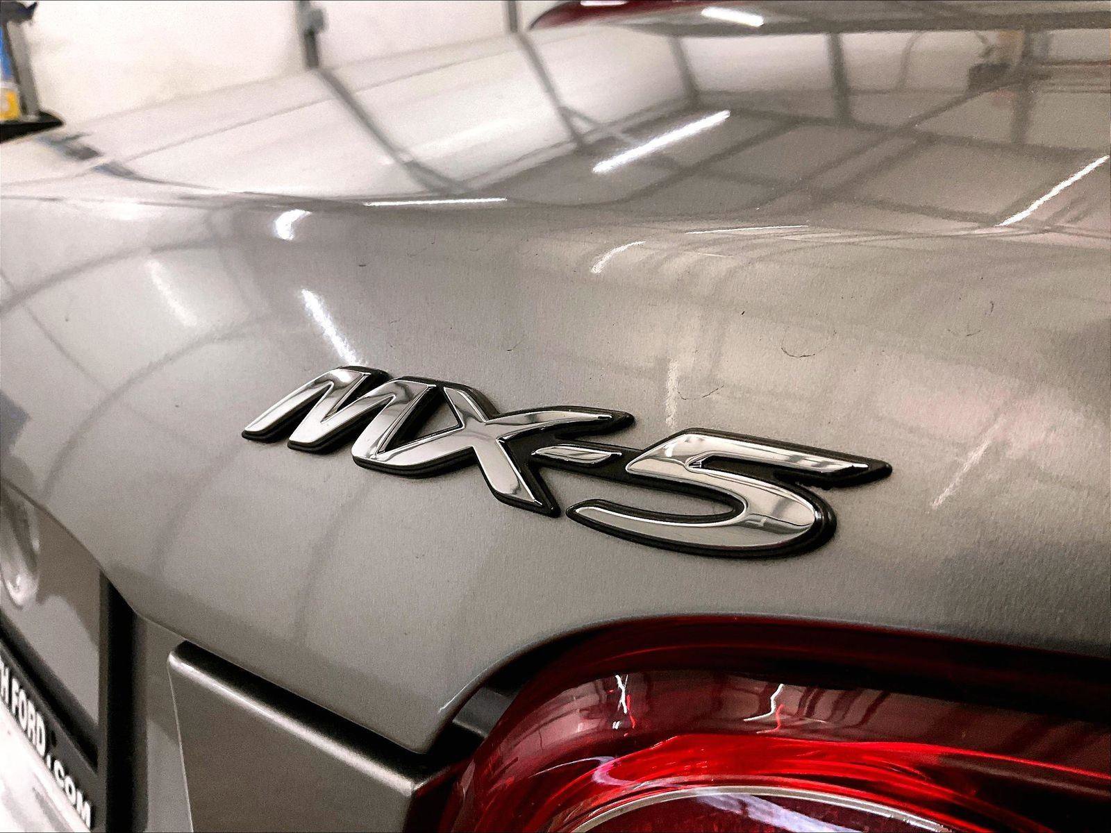 Used 2010 MAZDA MX-5 Miata Touring RWD image 13