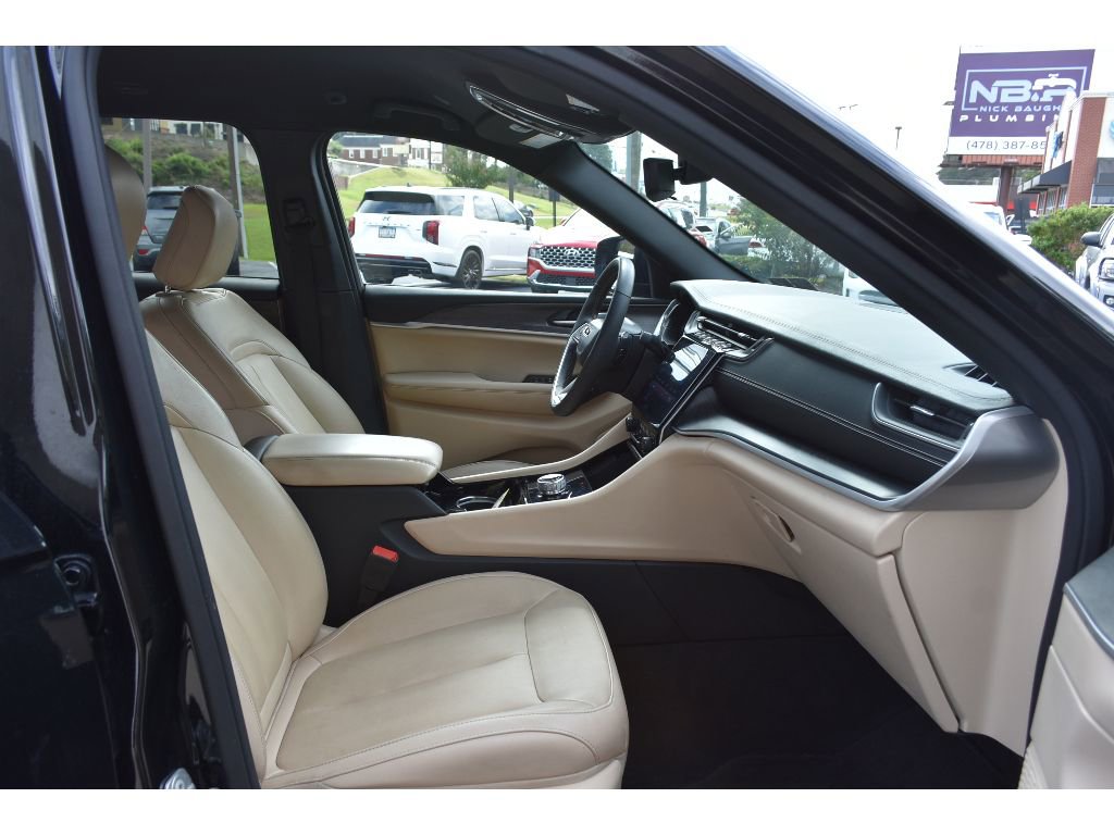 Used 2023 Jeep Grand Cherokee Limited image 15