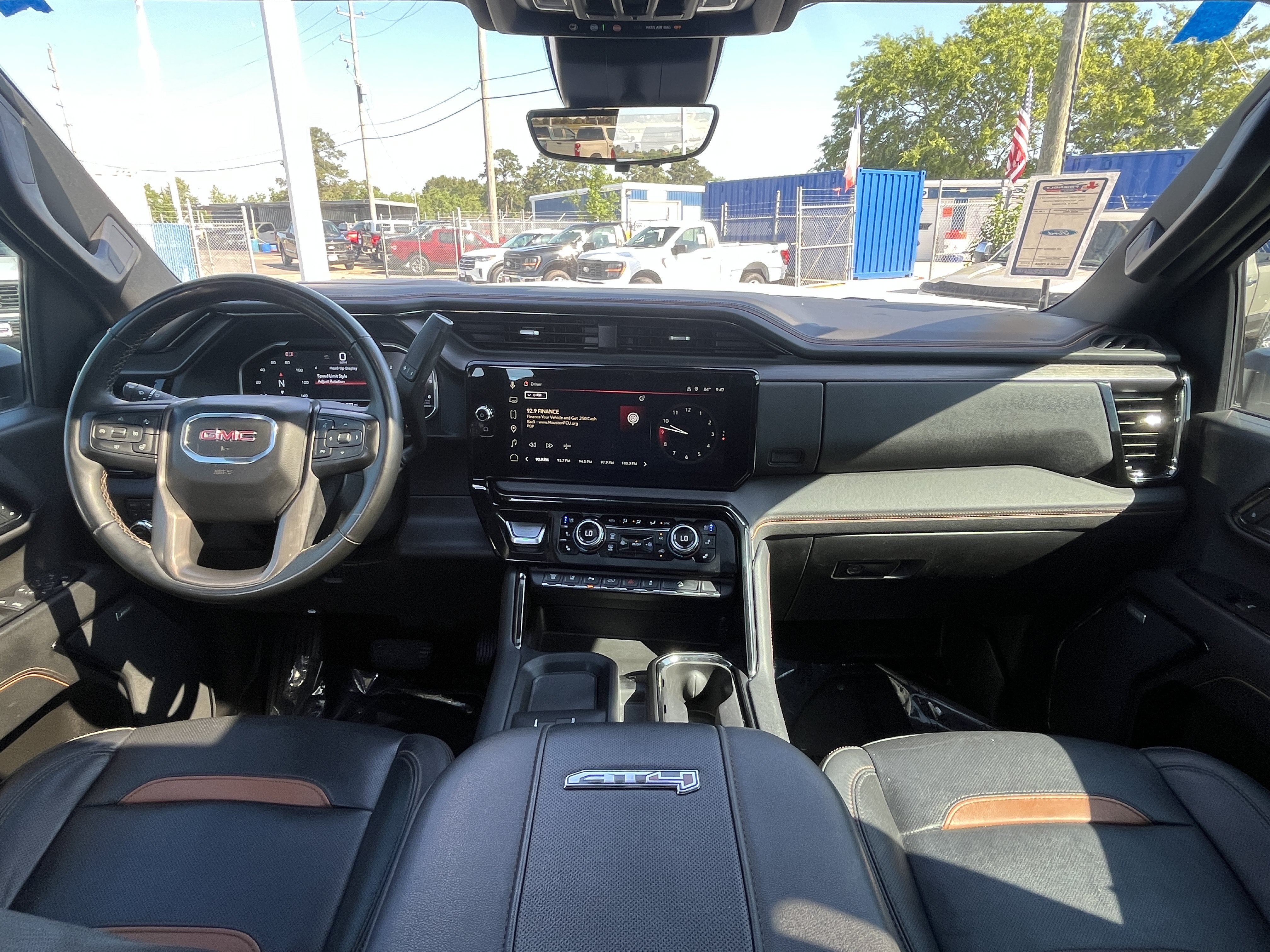 Used 2024 GMC Sierra 2500 AT4 w/ AT4 Premium Plus Package AWD/4WD image 31