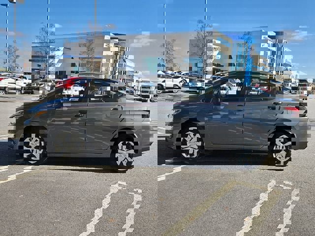 Used 2025 Nissan Versa S image 5