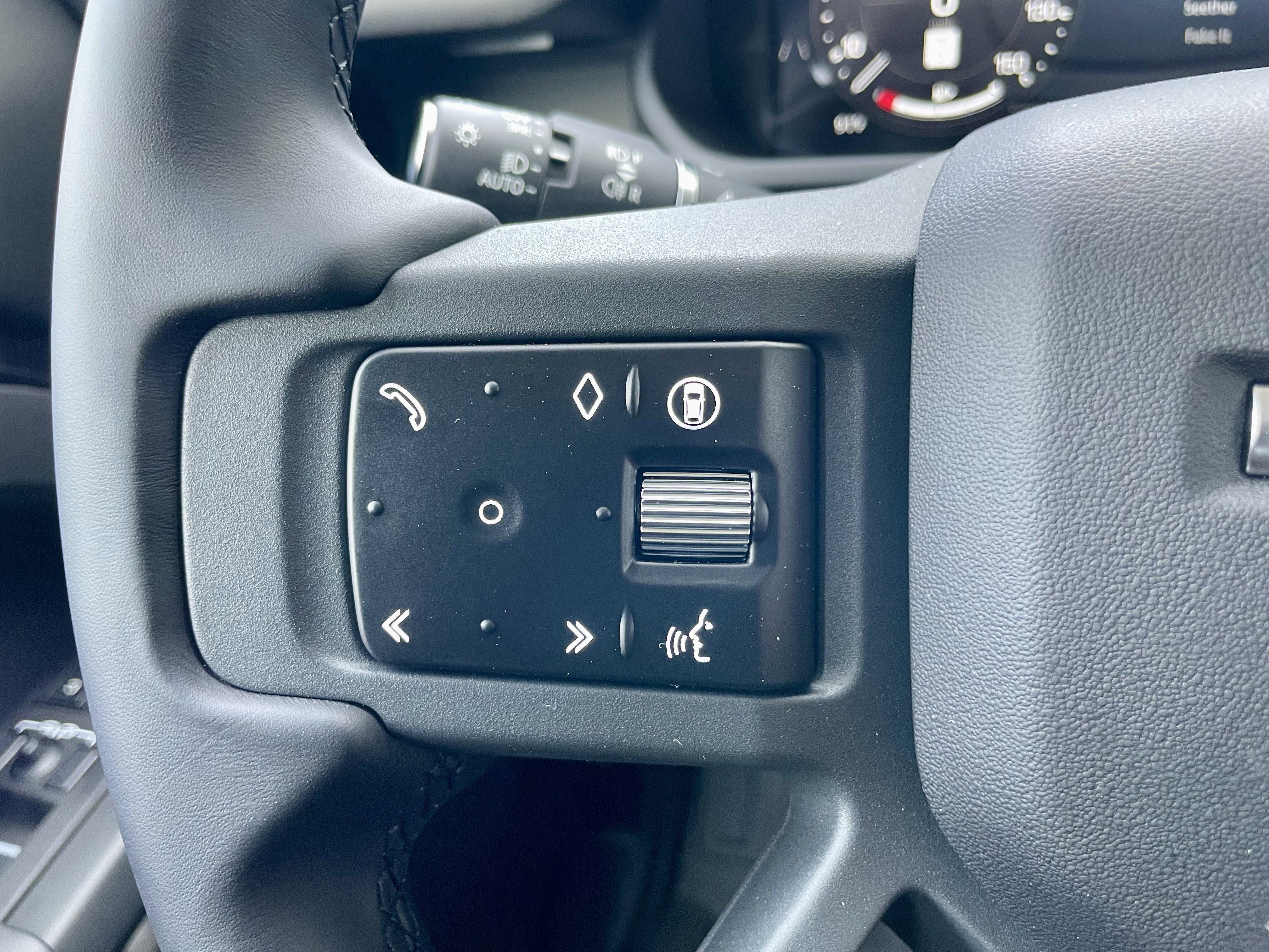 New 2026 Land Rover Defender 110 X-Dynamic SE image 23