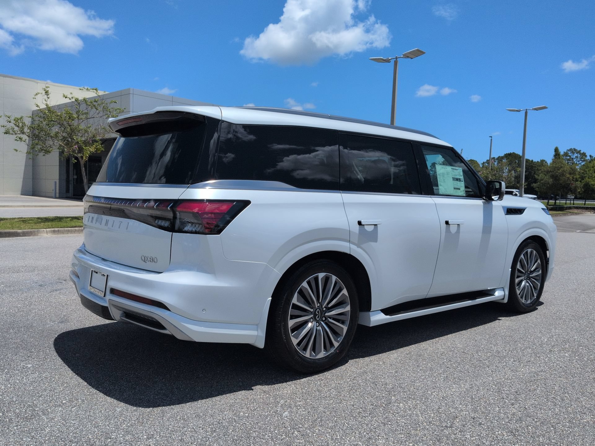 New 2026 INFINITI QX80 Luxe w/ Cargo Package RWD image 5