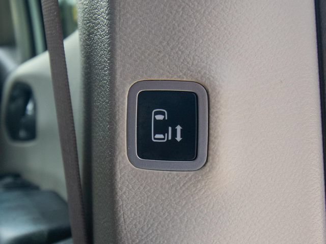 Used 2023 Chrysler Pacifica Touring-L FWD image 22