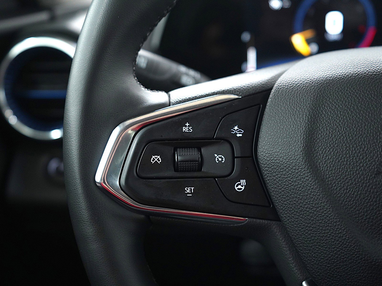 Used 2024 Chevrolet Trax LT w/ Driver Confidence Package image 26