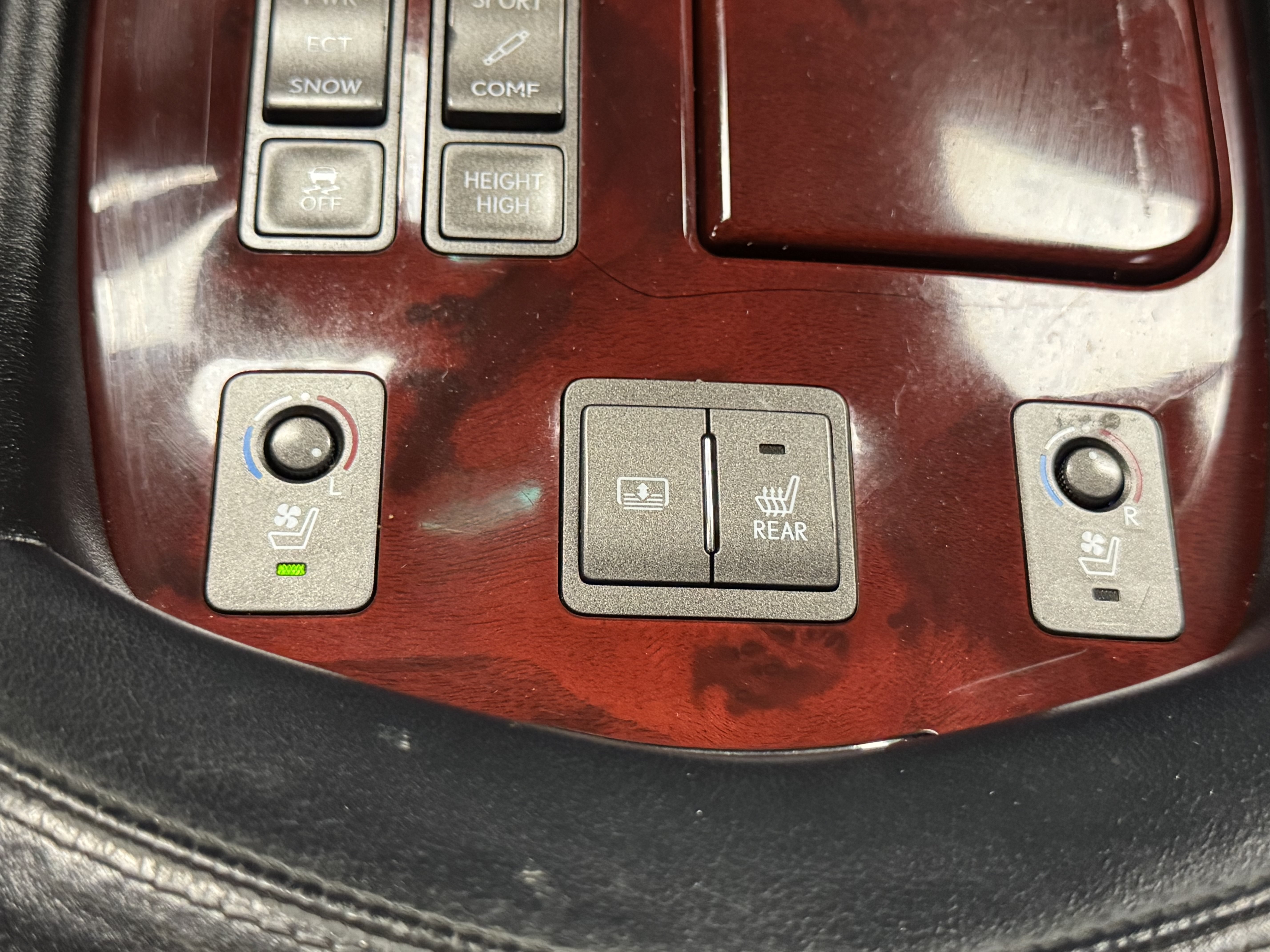 Used 2009 Lexus LS 460 AWD w/ Comfort Seating Pkg image 13