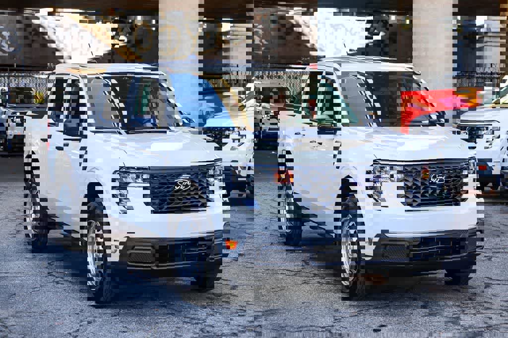 New 2026 Ford Maverick XL image 3