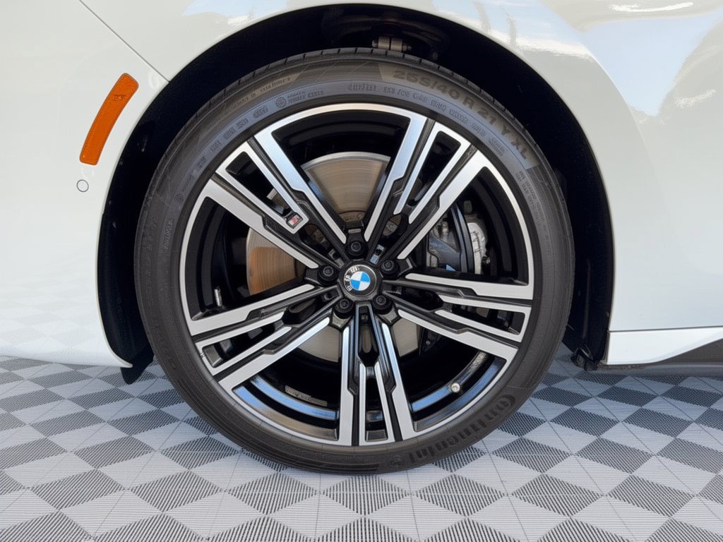 Certified 2024 BMW i7 eDrive50 w/ M Sport Package RWD image 10