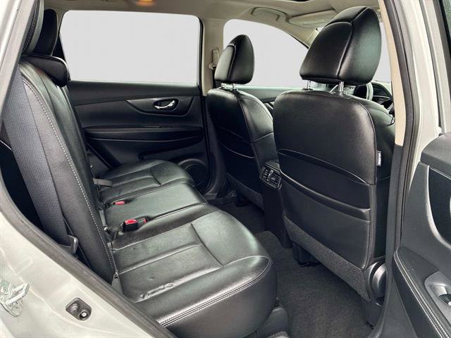 Used 2016 Nissan Rogue SL w/ SL Premium Package image 10