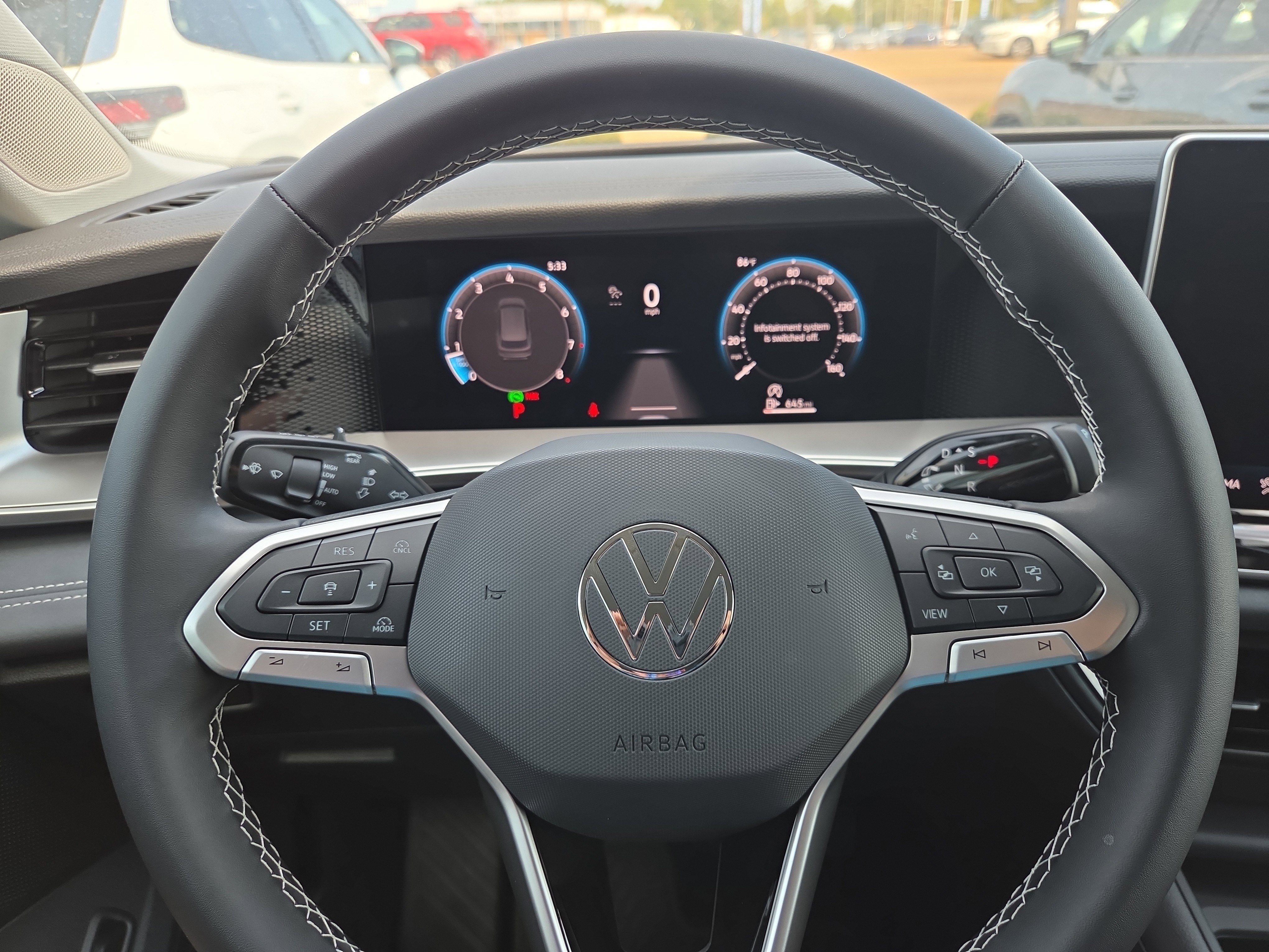 New 2025 Volkswagen Tiguan SE image 9