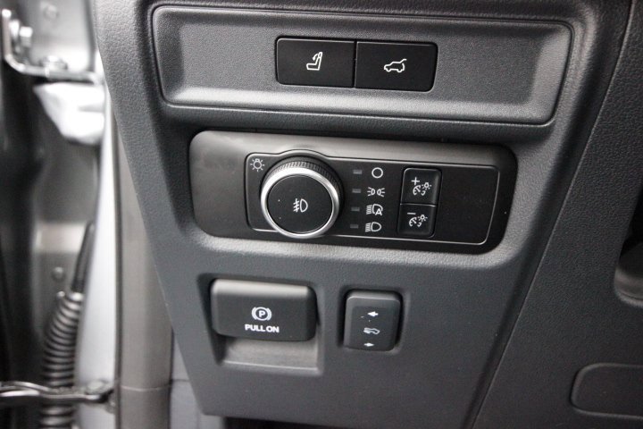 Used 2024 Ford Expedition Limited image 13