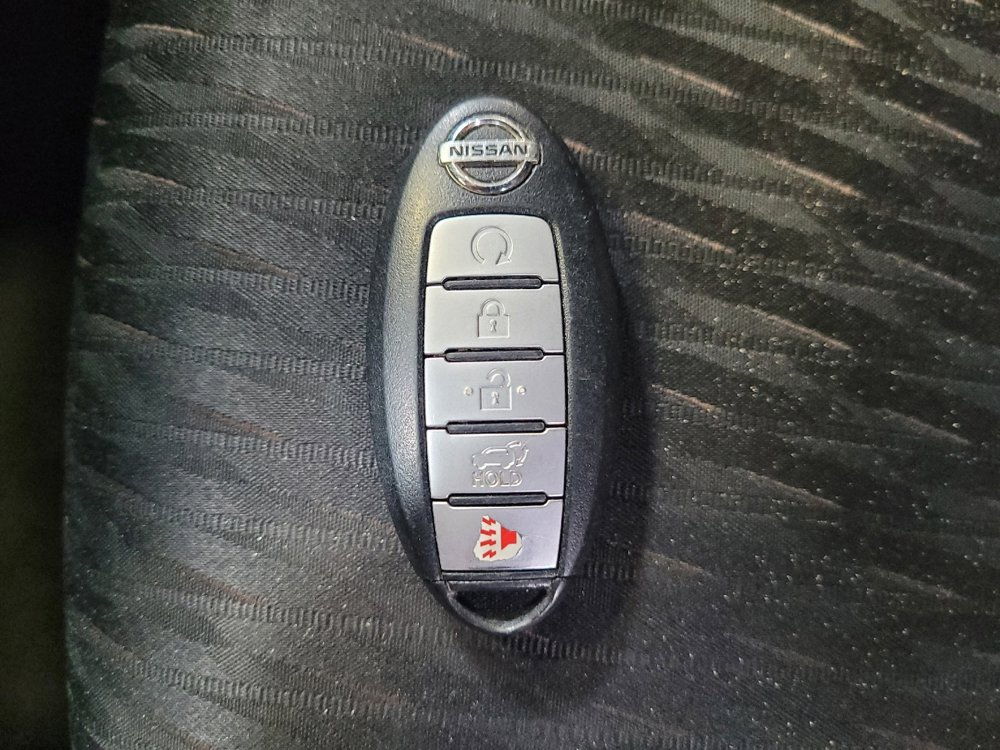 Used 2019 Nissan Rogue SV image 32