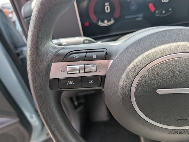 Certified 2025 Hyundai Santa Cruz SE AWD/4WD image 17