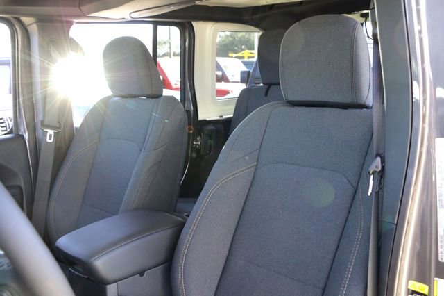 Used 2025 Jeep Wrangler Sport S image 10