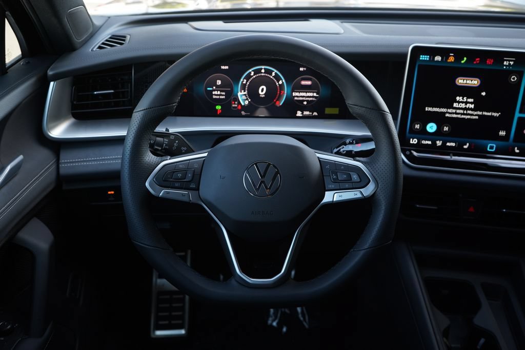 New 2026 Volkswagen Tiguan SE R-Line AWD/4WD image 8
