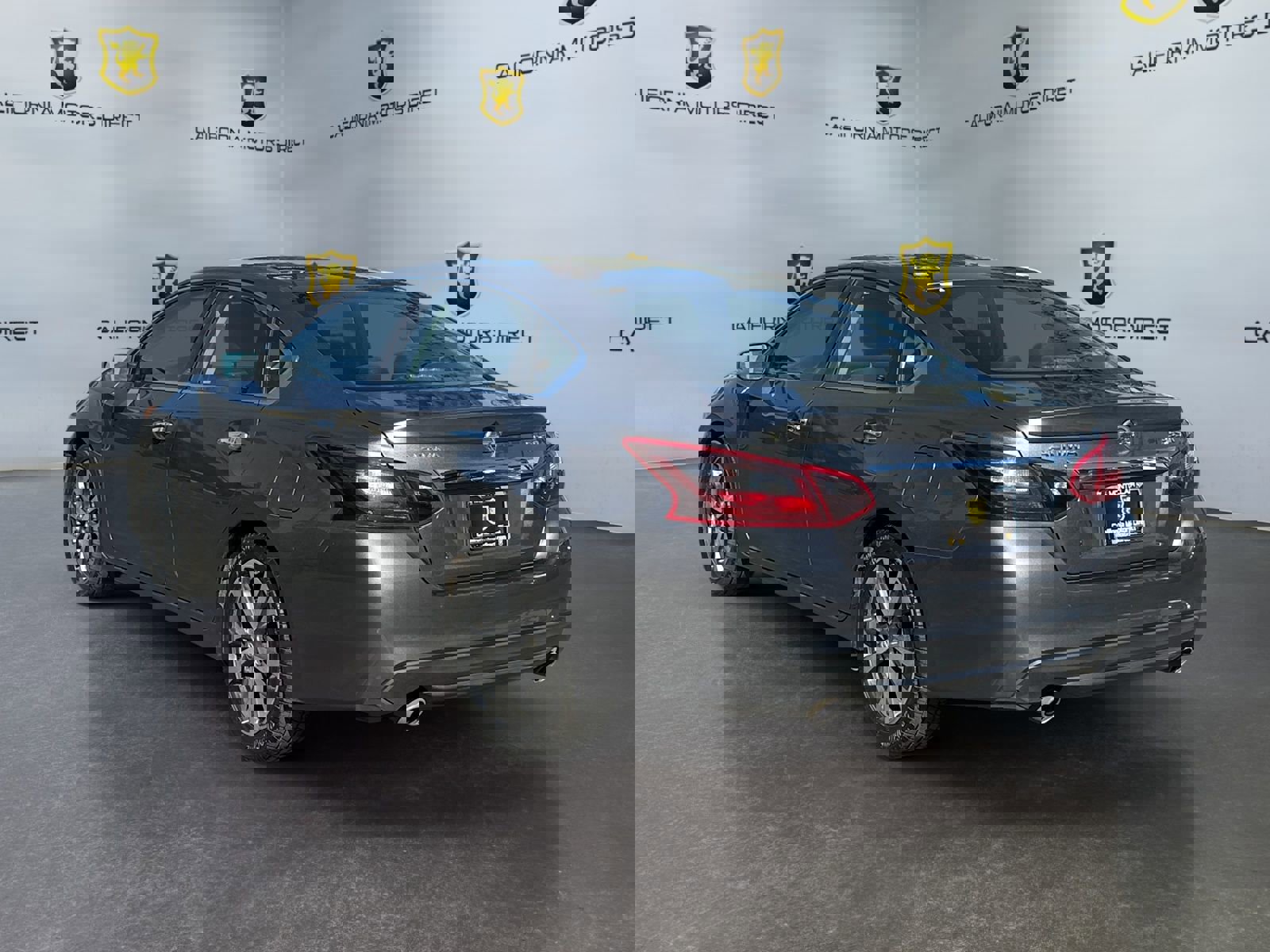 Used 2017 Nissan Altima 3.5 SR image 3