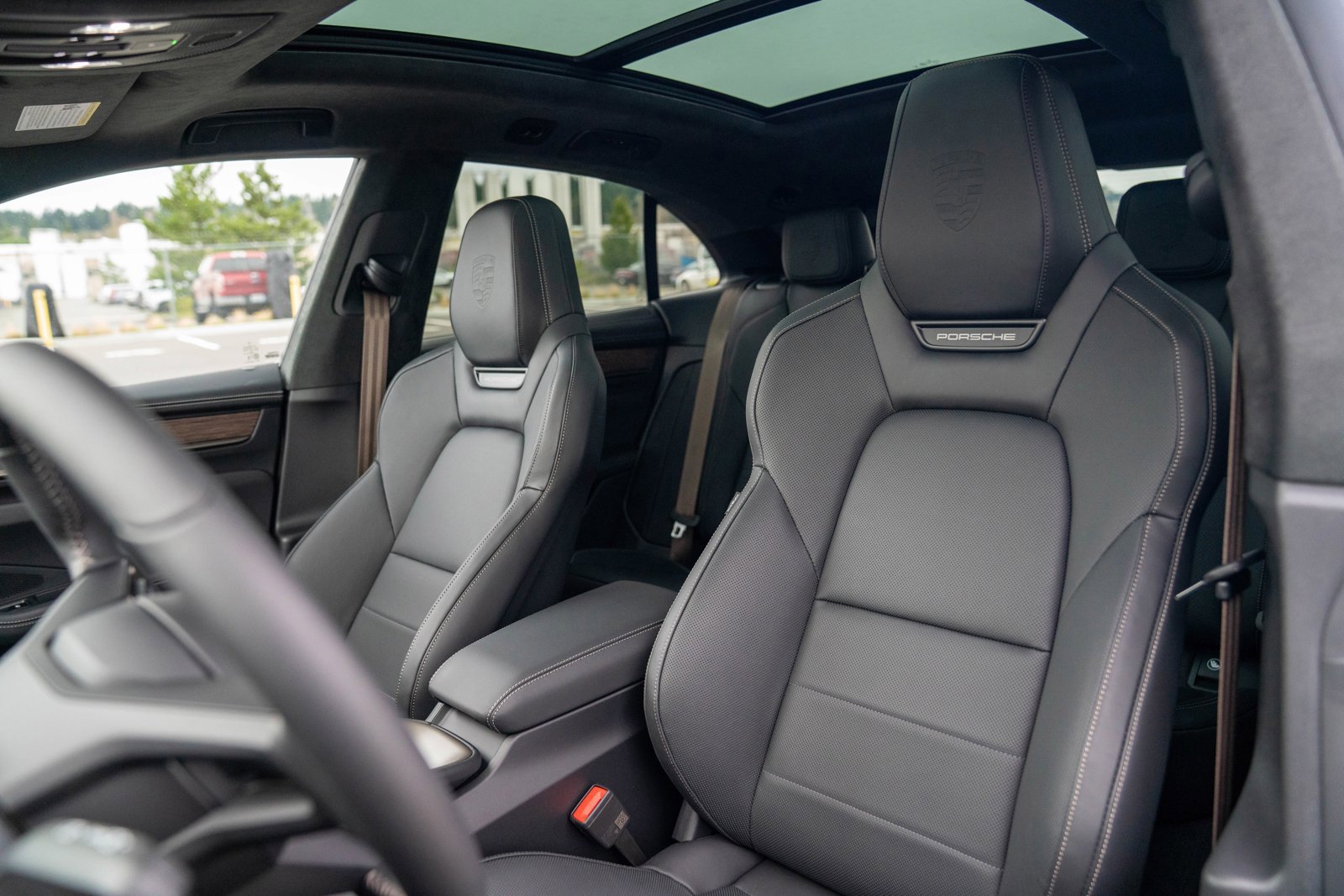 New 2026 Porsche Macan Turbo Electric image 5