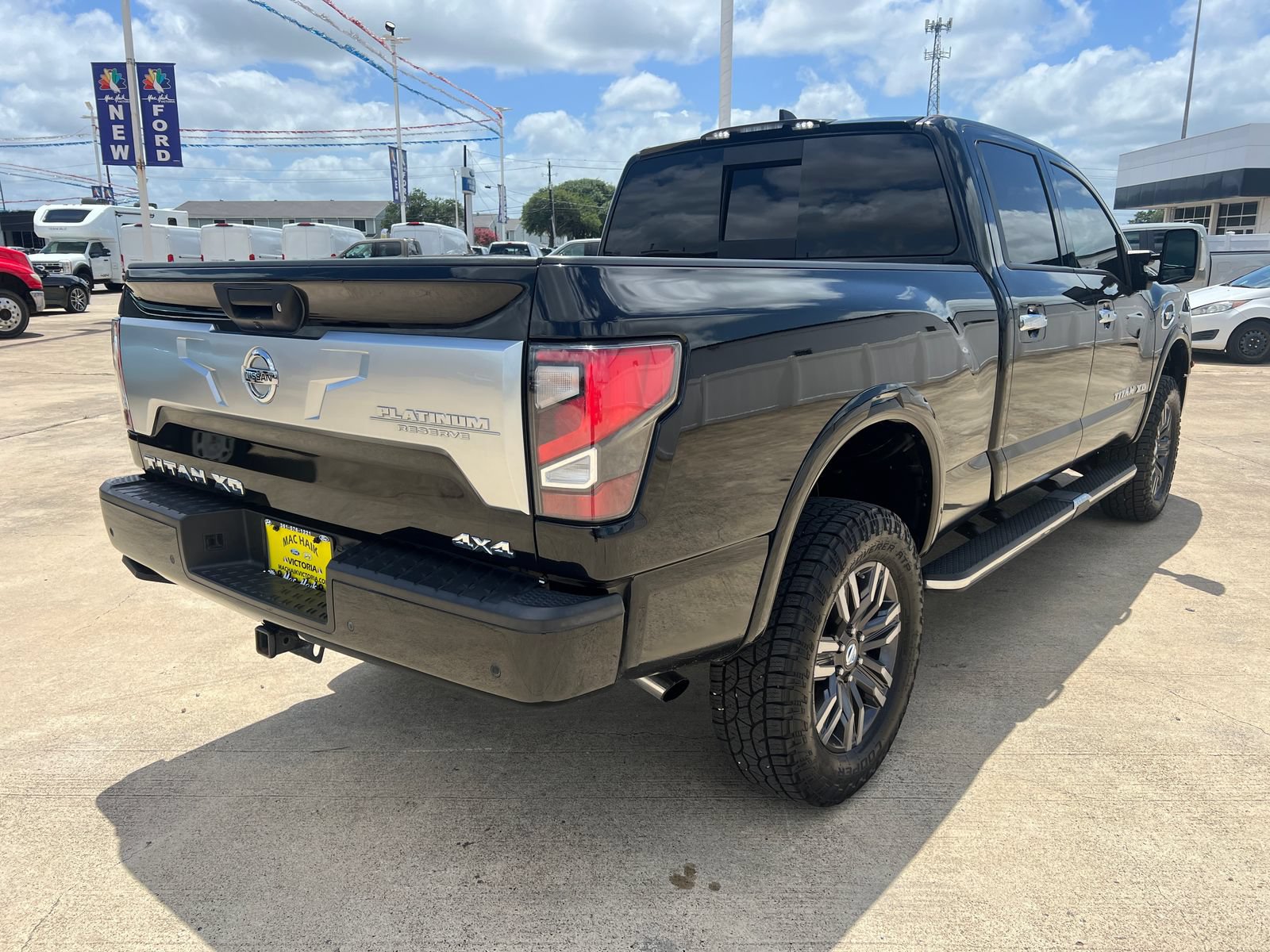 Used 2022 Nissan Titan Platinum Reserve w/ Moonroof Package AWD/4WD image 3