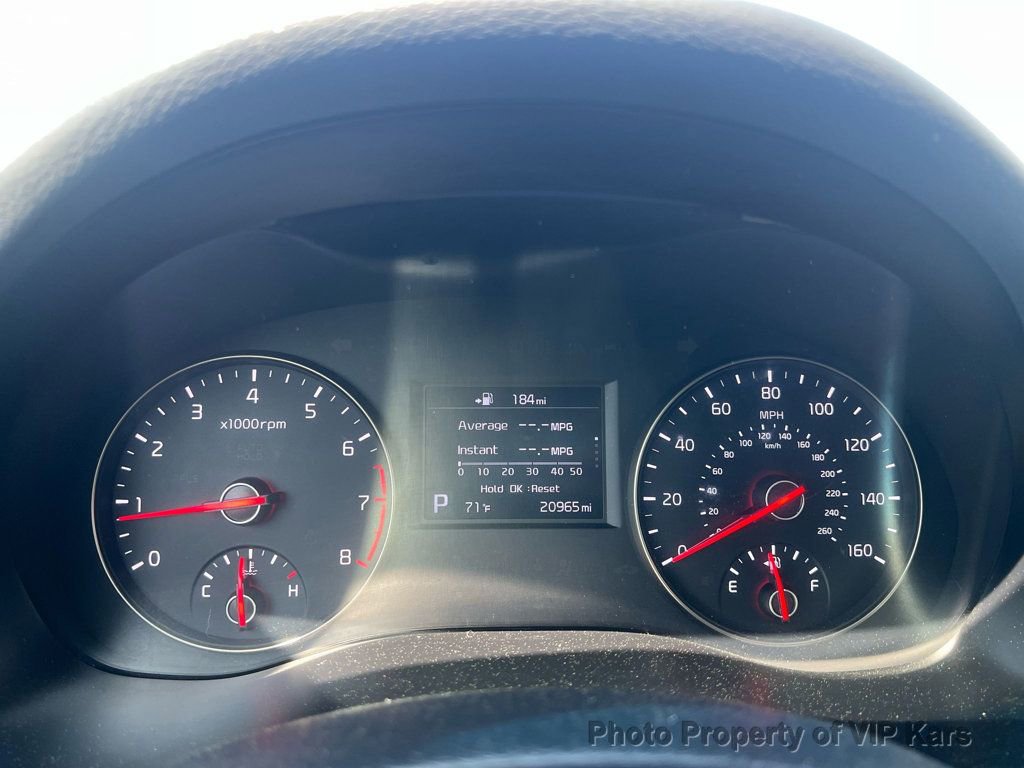 Used 2017 Kia Cadenza Premium image 9