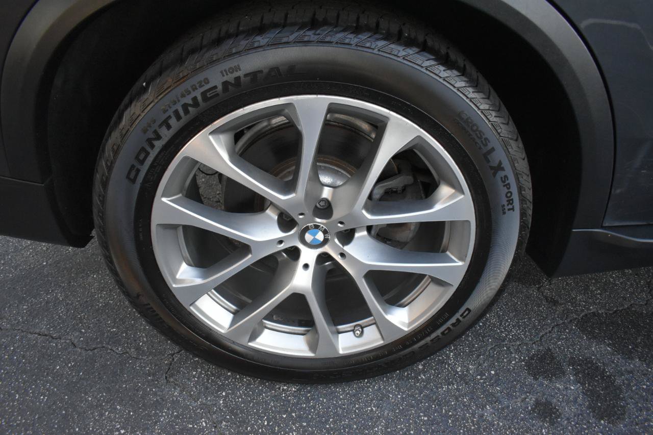 Used 2019 BMW X5 xDrive50i w/ Parking Assistance Package AWD/4WD image 34
