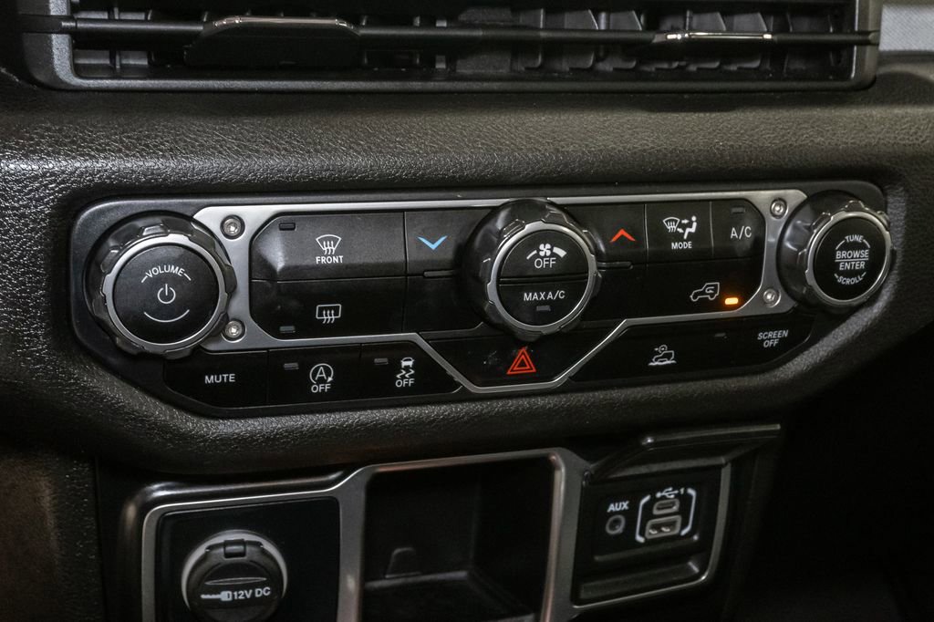 Used 2024 Jeep Wrangler Sport image 18