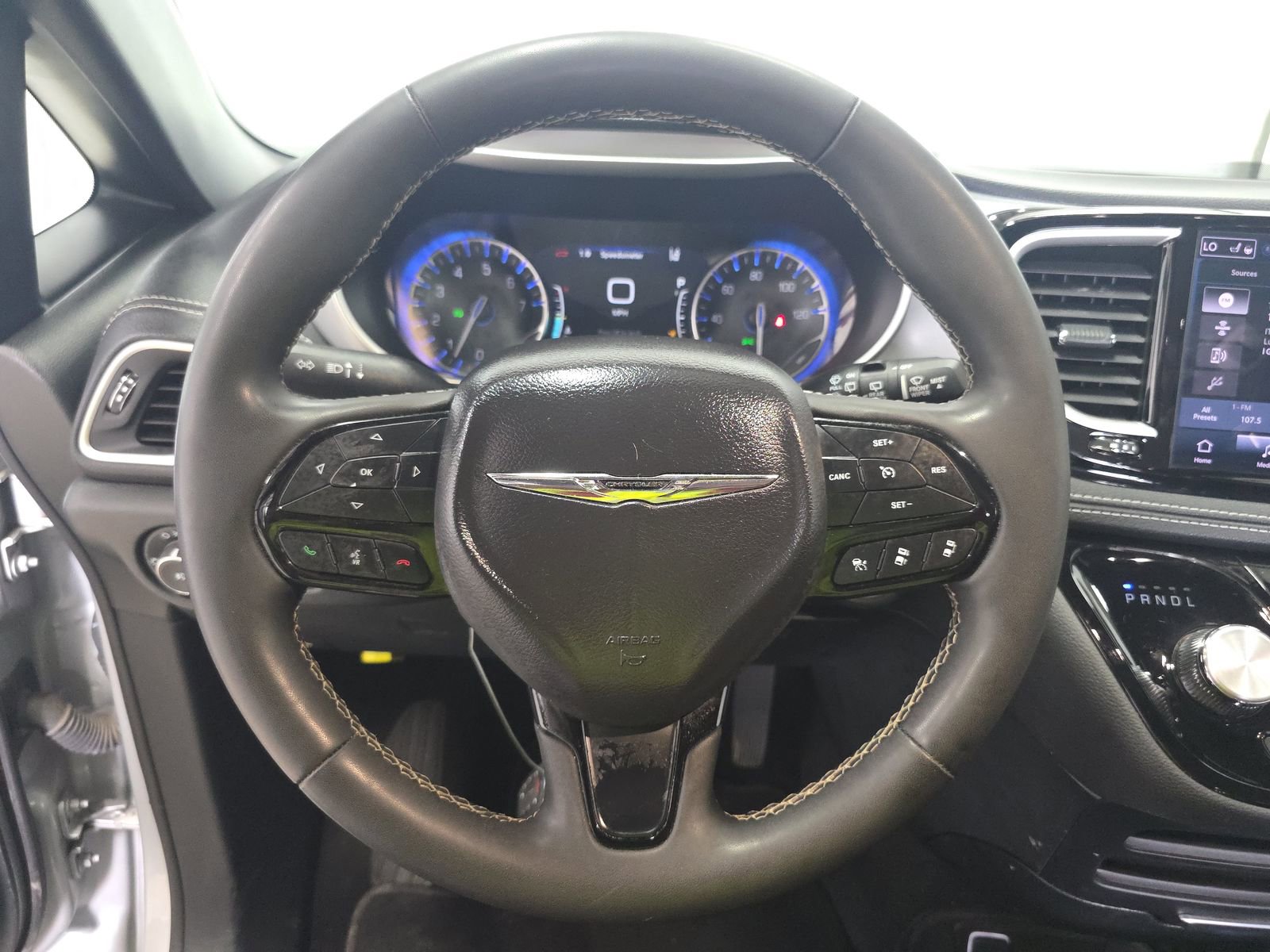 Used 2024 Chrysler Pacifica Touring image 13