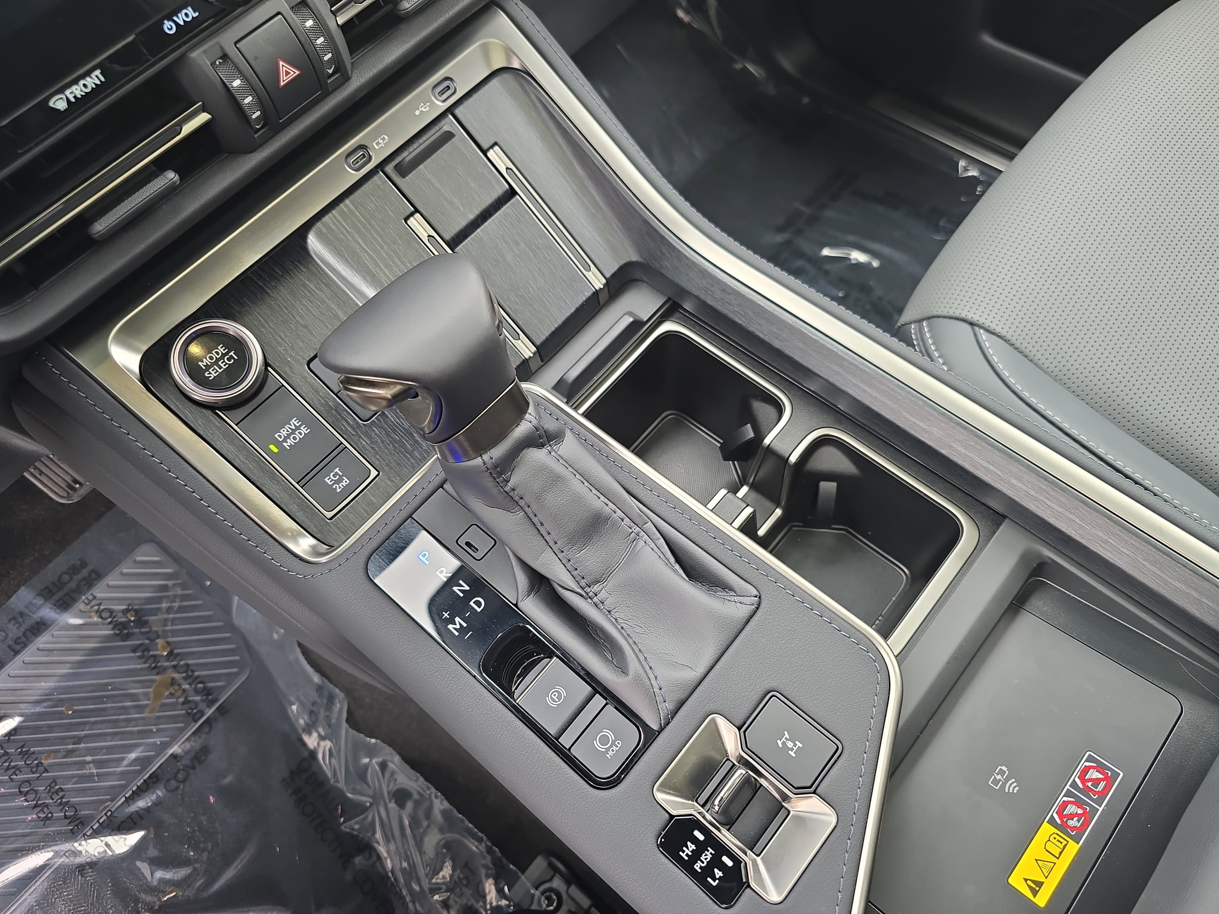 Used 2025 Lexus GX 550 image 25