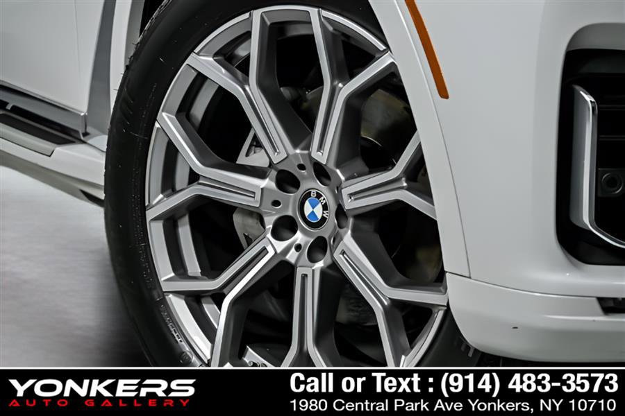 Used 2022 BMW X7 xDrive40i w/ Executive Package image 94