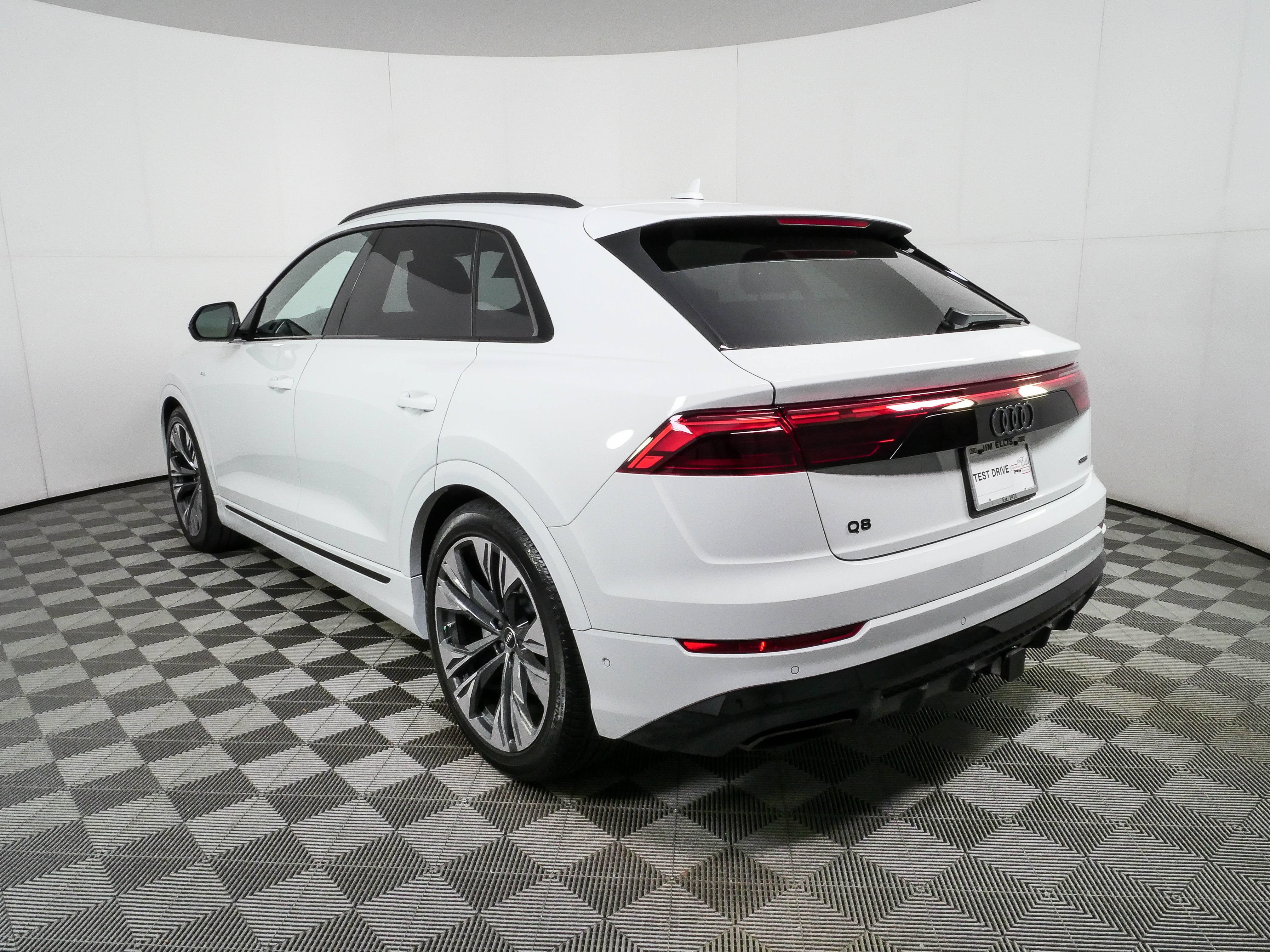 Used 2026 Audi Q8 Premium Plus AWD/4WD image 30