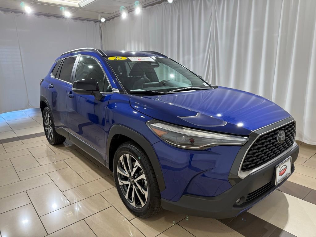 Certified 2025 Toyota Corolla Cross XLE image 7