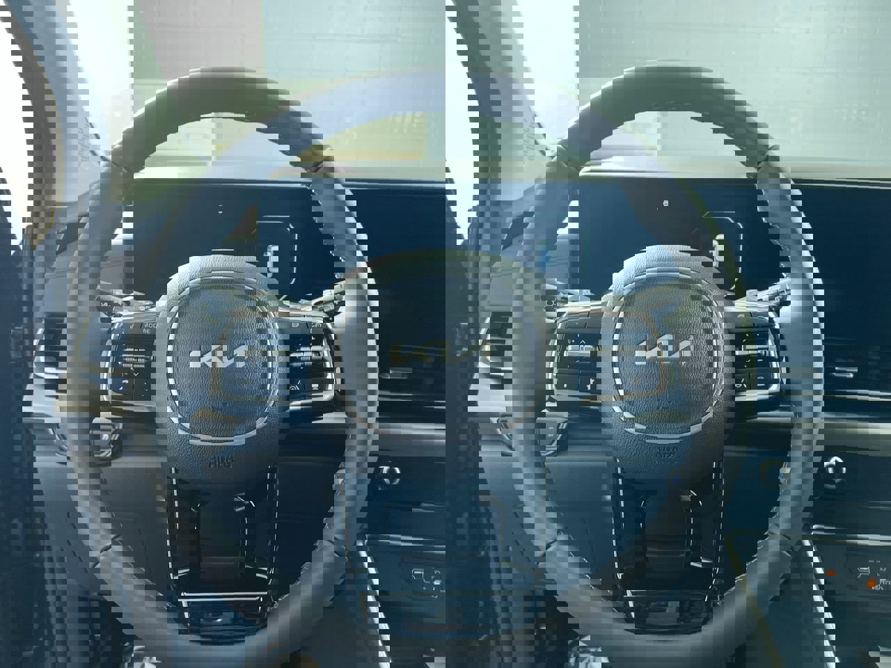 New 2026 Kia Carnival SX image 17