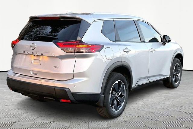 Used 2024 Nissan Rogue SV w/ SV Premium Package image 5