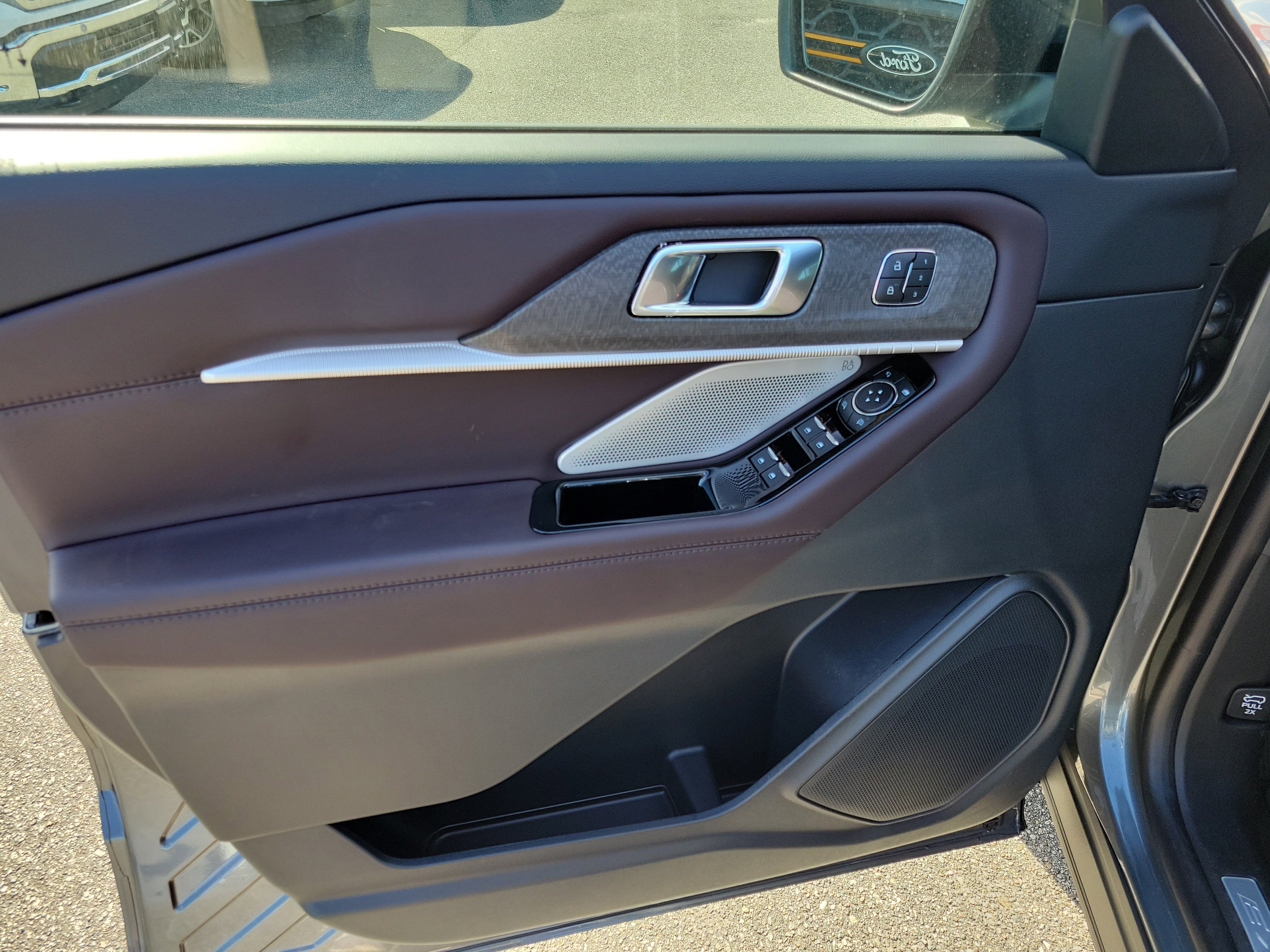 New 2026 Ford Explorer Platinum image 5