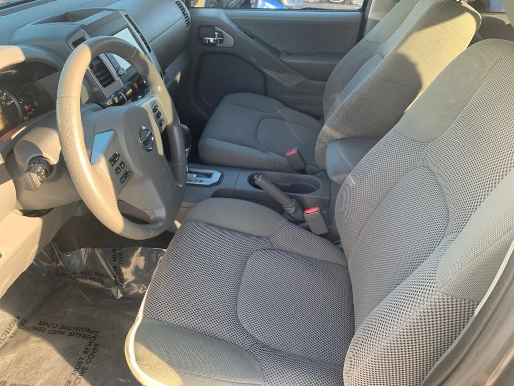 Used 2021 Nissan Frontier SV w/ Midnight Edition Floor Mats AWD/4WD image 15