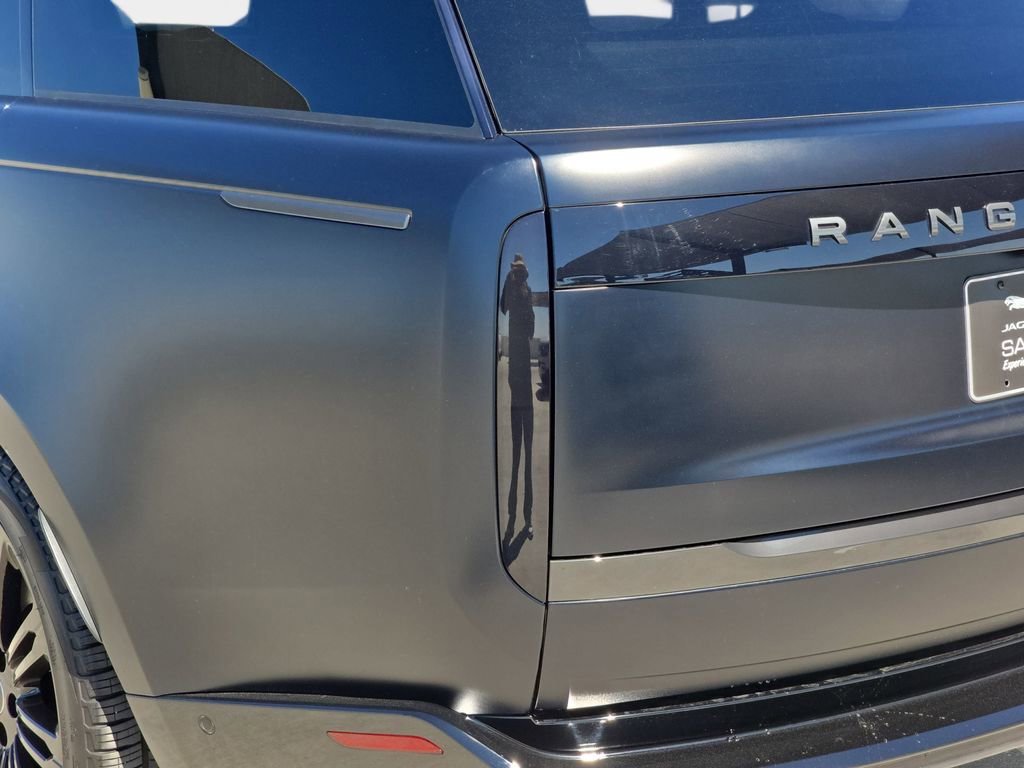 Used 2023 Land Rover Range Rover SE image 36