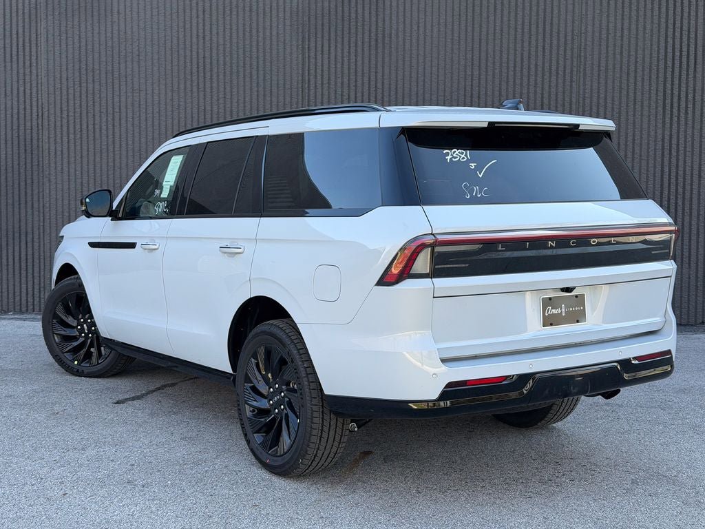 New 2026 Lincoln Navigator Reserve image 5