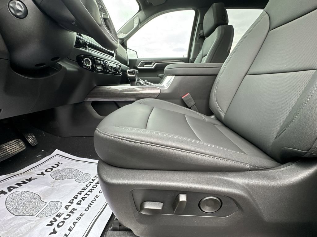 New 2026 Chevrolet Silverado 1500 LTZ w/ LTZ Premium Package image 12