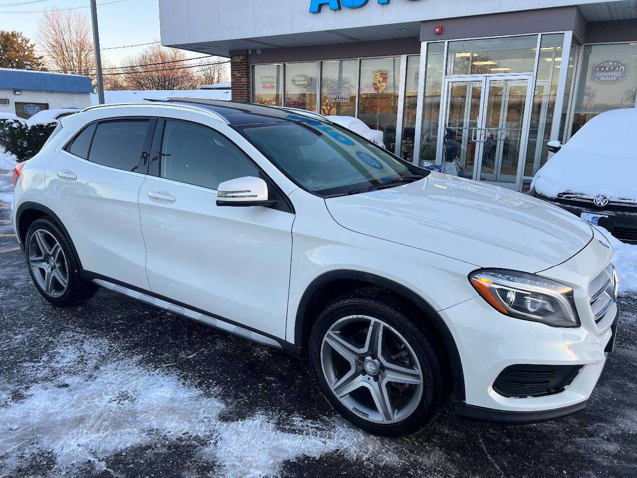 Used 2015 Mercedes-Benz GLA 250 4MATIC w/ Multimedia Package image 4