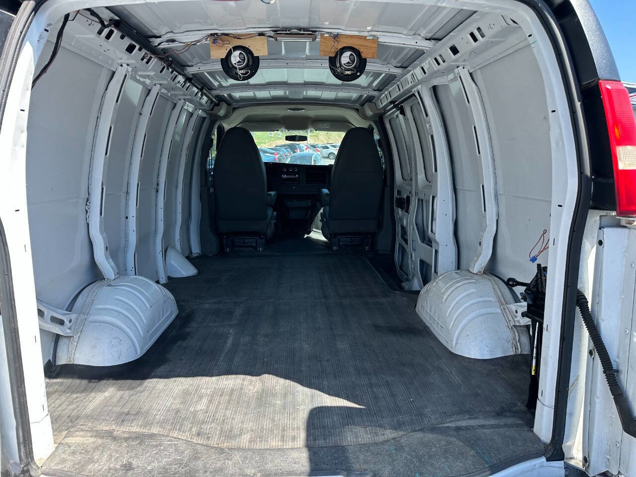 Used 2012 Chevrolet Express 1500 image 21