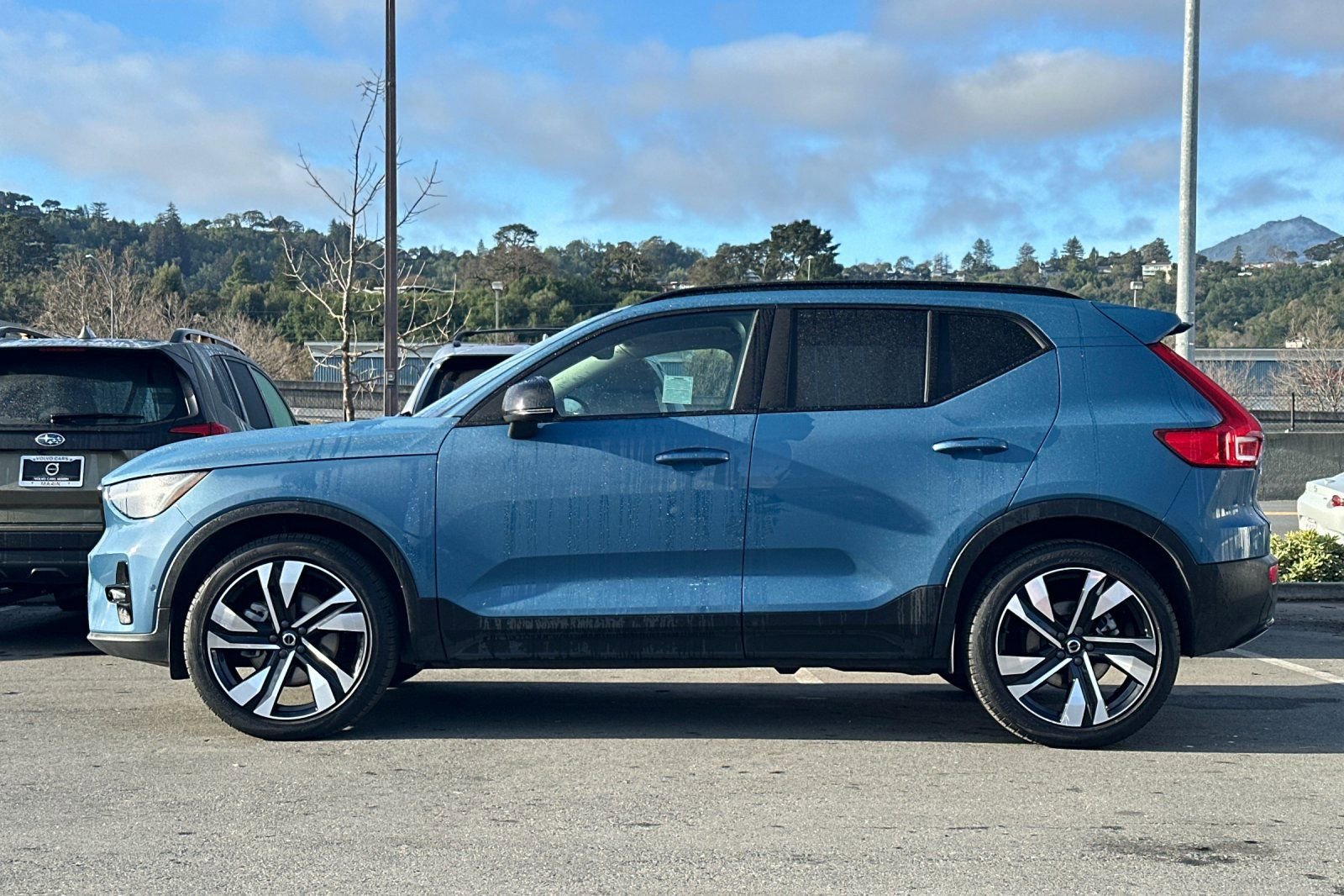 Certified 2023 Volvo XC40 B5 Plus w/ Driver Assist Package image 6
